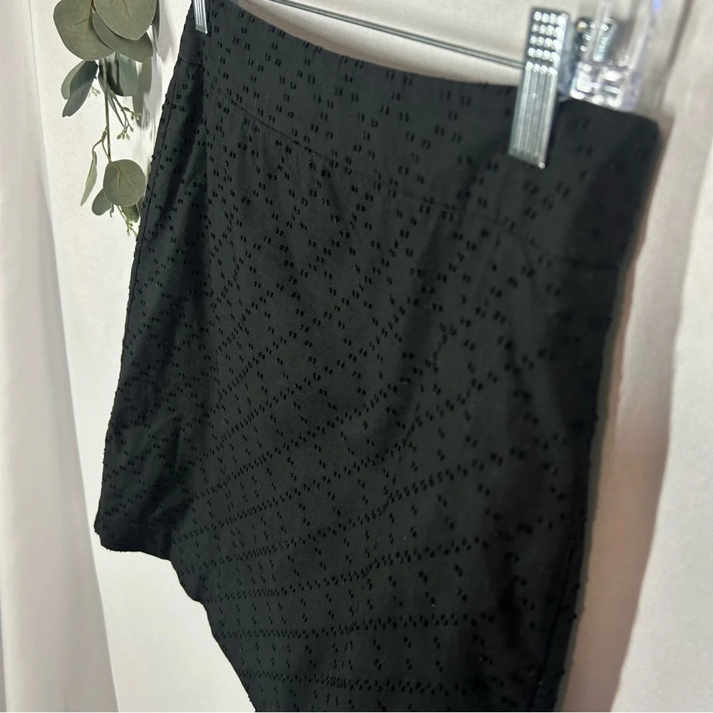 LOFT | 100% Cotton Textured Mini Skirt Black Women’s Size 2
